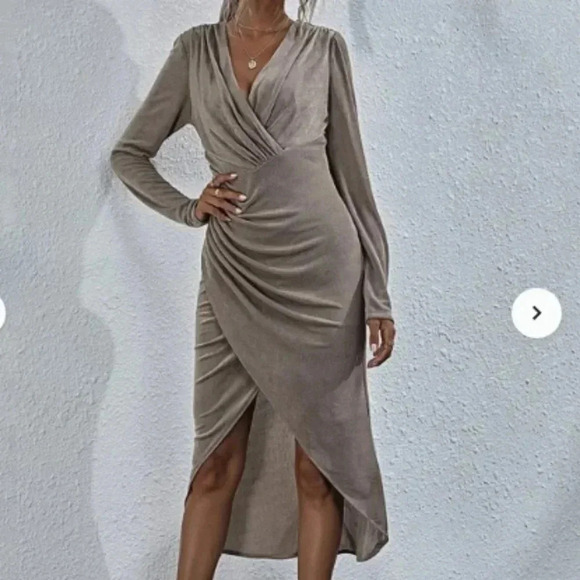 ❤️ 2 for $20 Surplice Neck  Ruched Dress❤️ - Picture 3 of 8